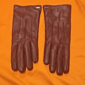 Coach Rich Brugundy Leather Gloves With Casmere Lining Size 7 1/2 NWOT